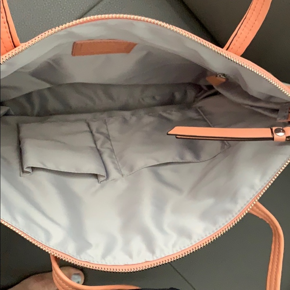 Handbag - Picture 2 of 6